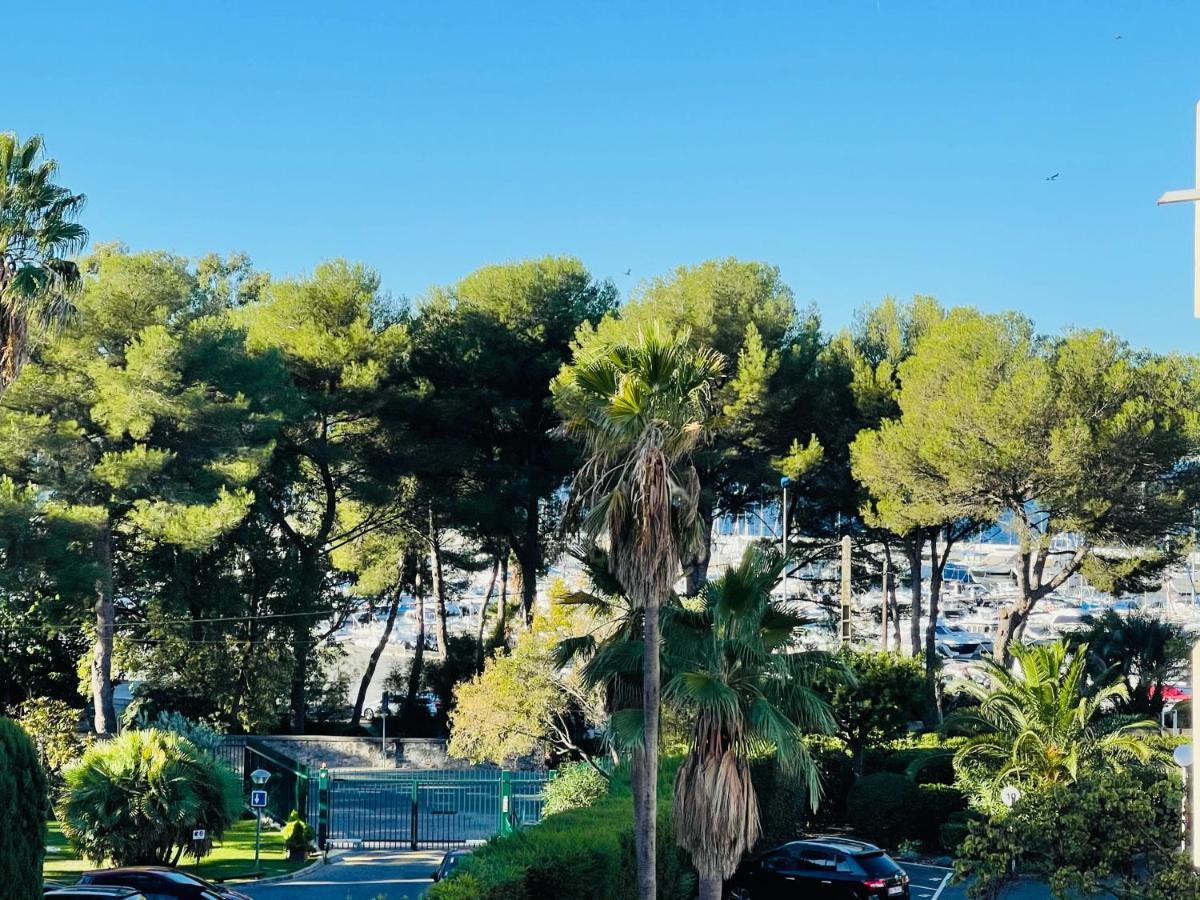 Très bel appartement face au port Santa Lucia Saint-Raphaël Esterno foto